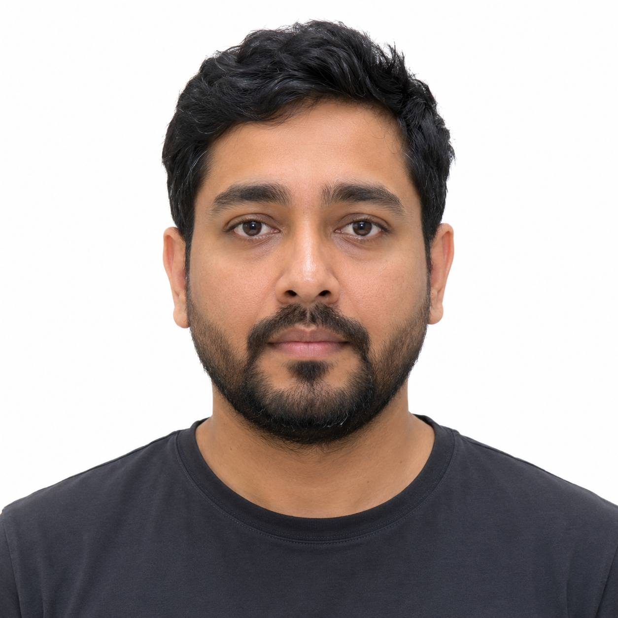 Aperçu du prompt U.S. Passport-Style 2x2 Headshot